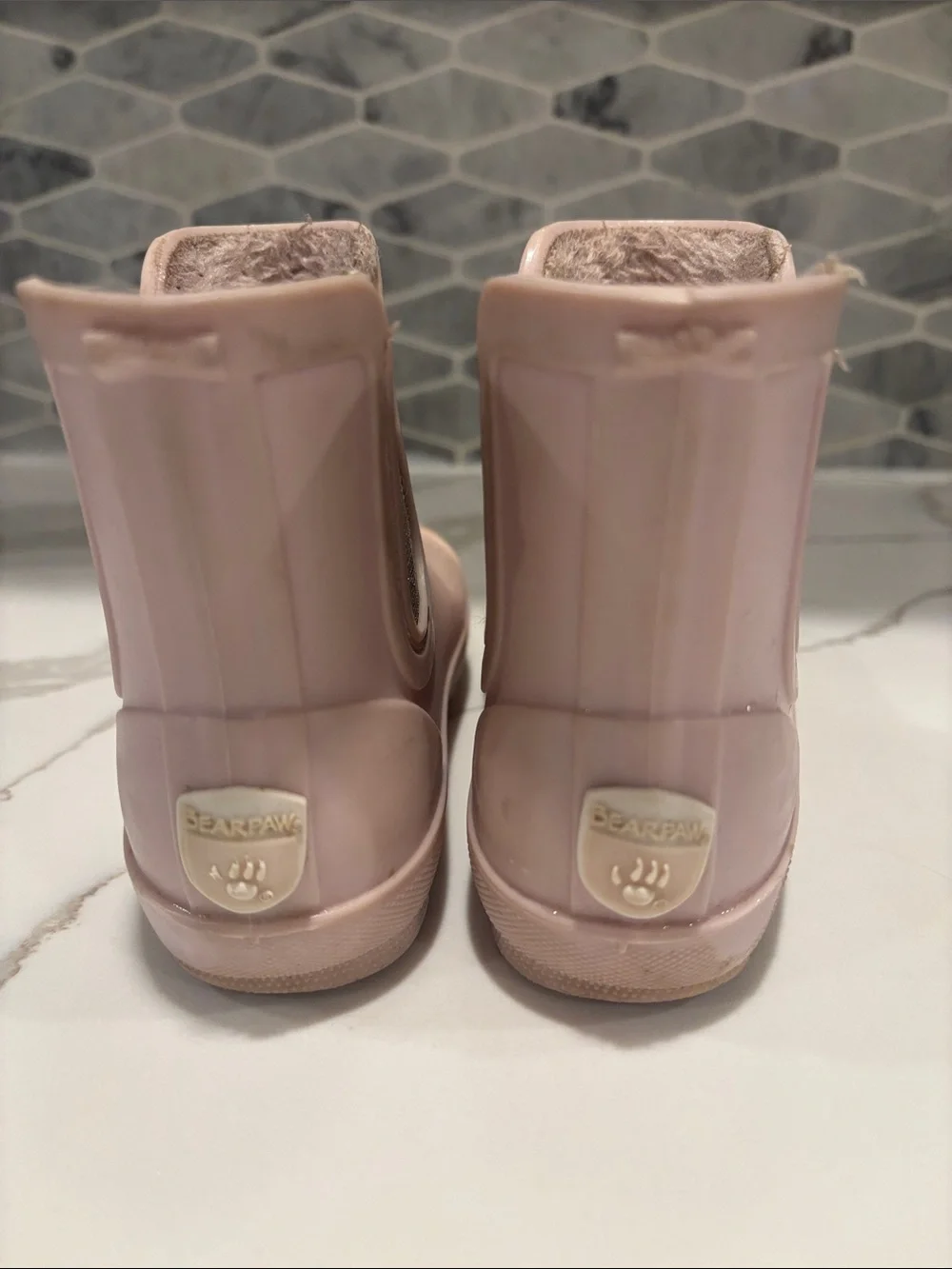 BEARPAW Kids' Chelsea Boots with Faux-Fur Lining – Waterproof Rubber Size 10